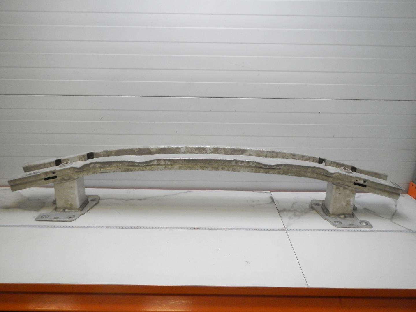 Усилитель заднего бампера