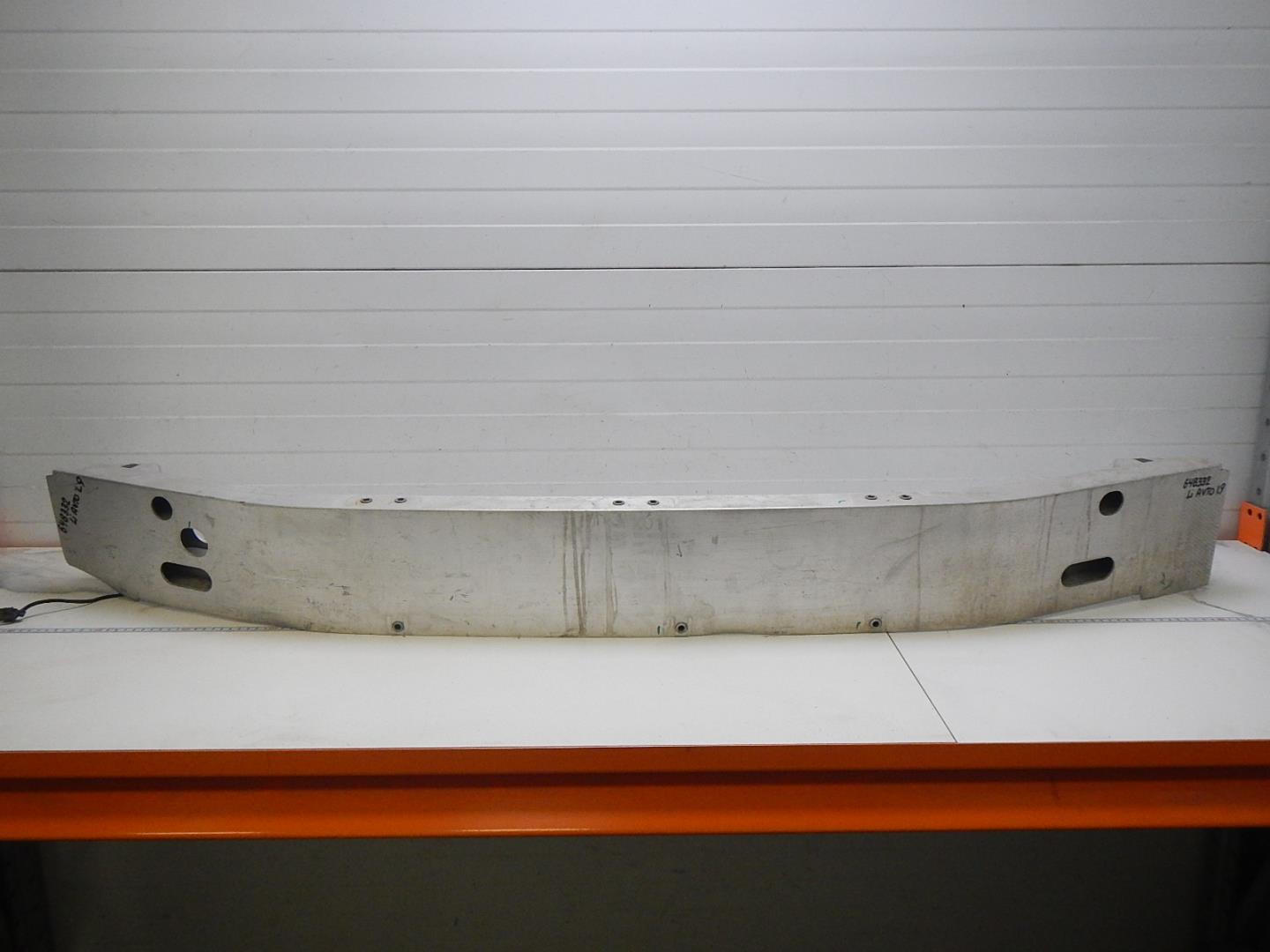 Усилитель переднего бампера