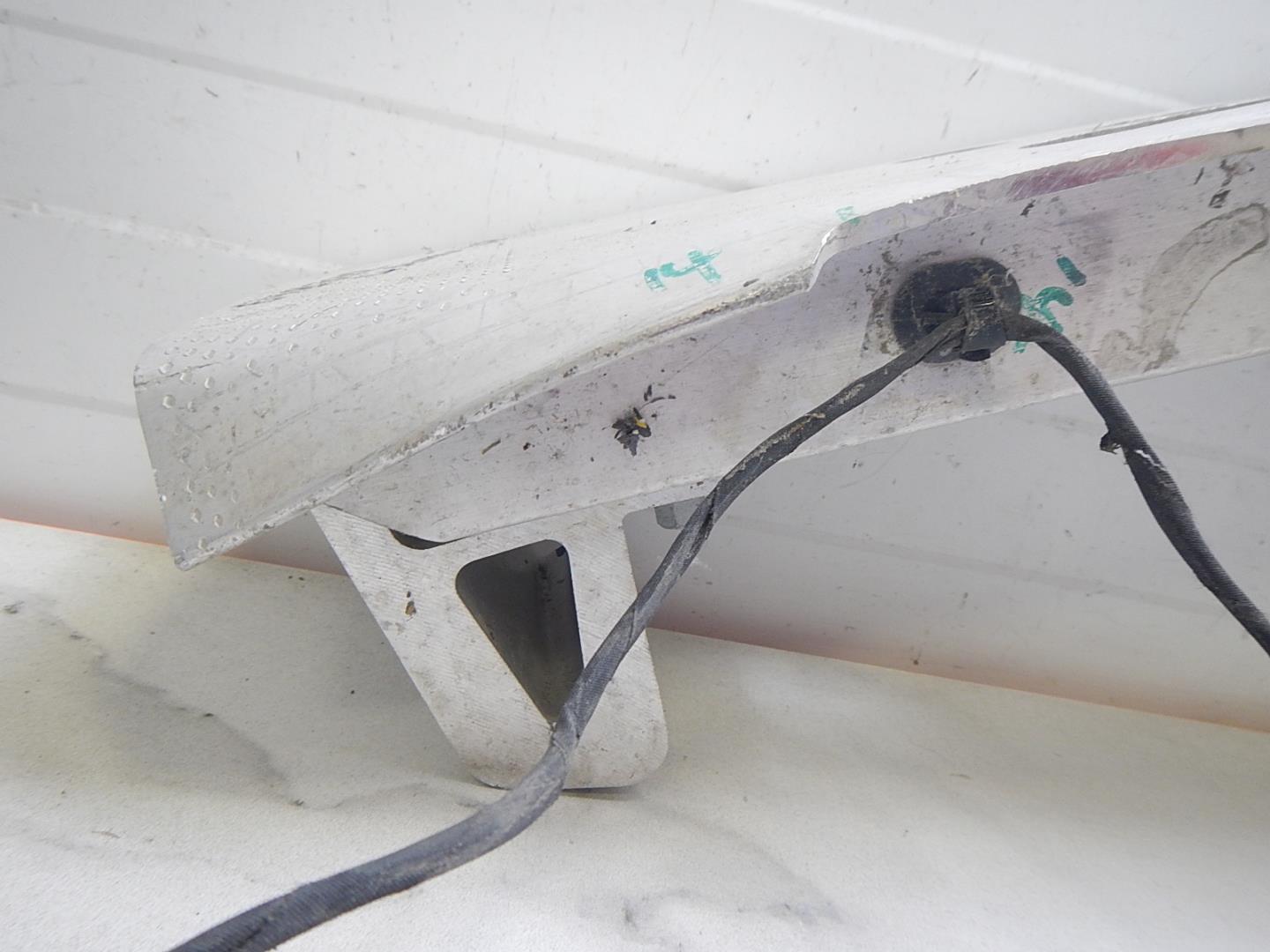 Усилитель переднего бампера