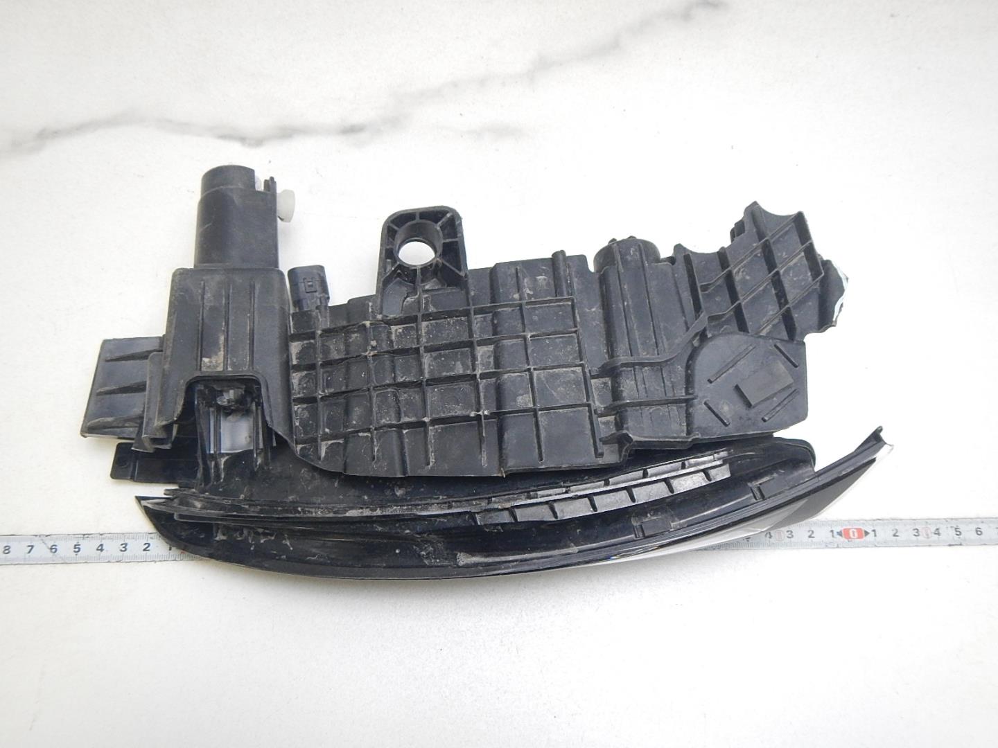 Указатель поворота левый