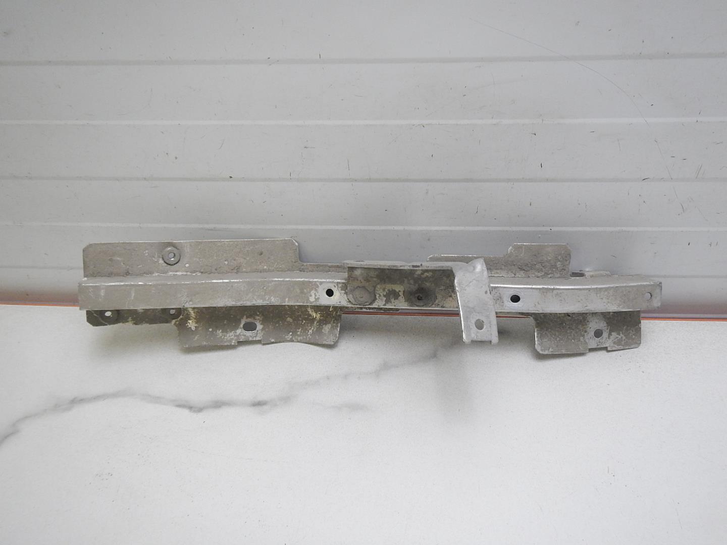 Кронштейн фар левый