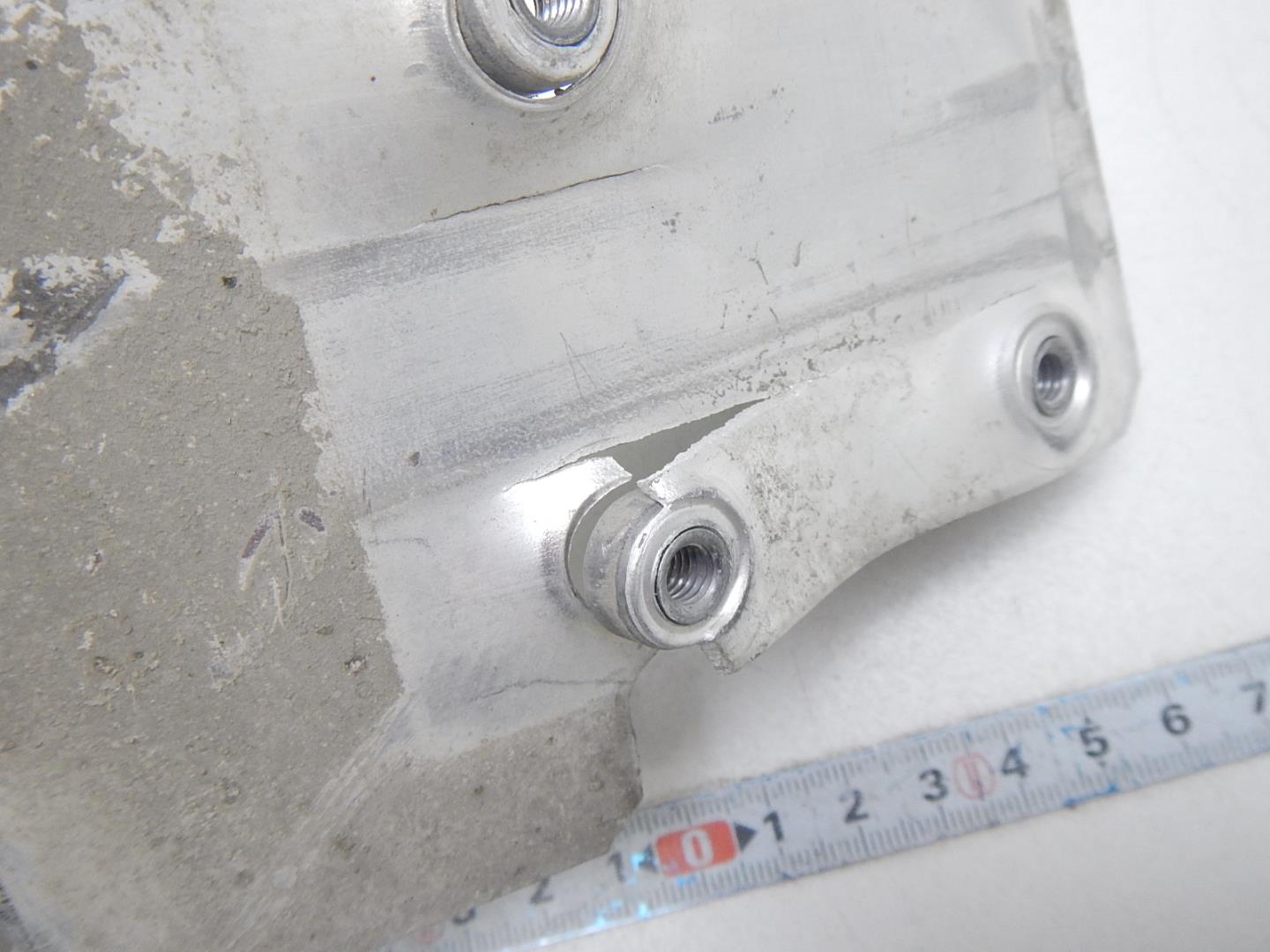 Кронштейн фар левый