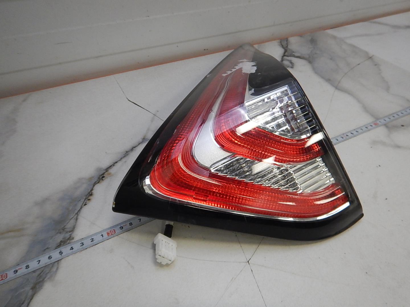 Фонарь задний внутренний правый