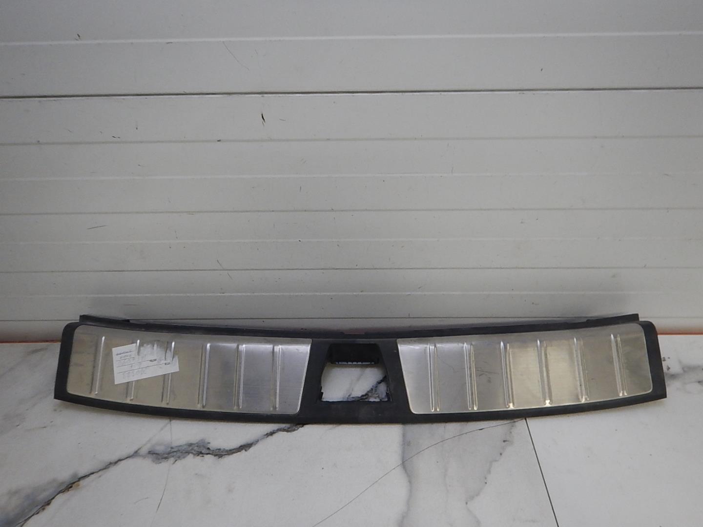 Обшивка багажника