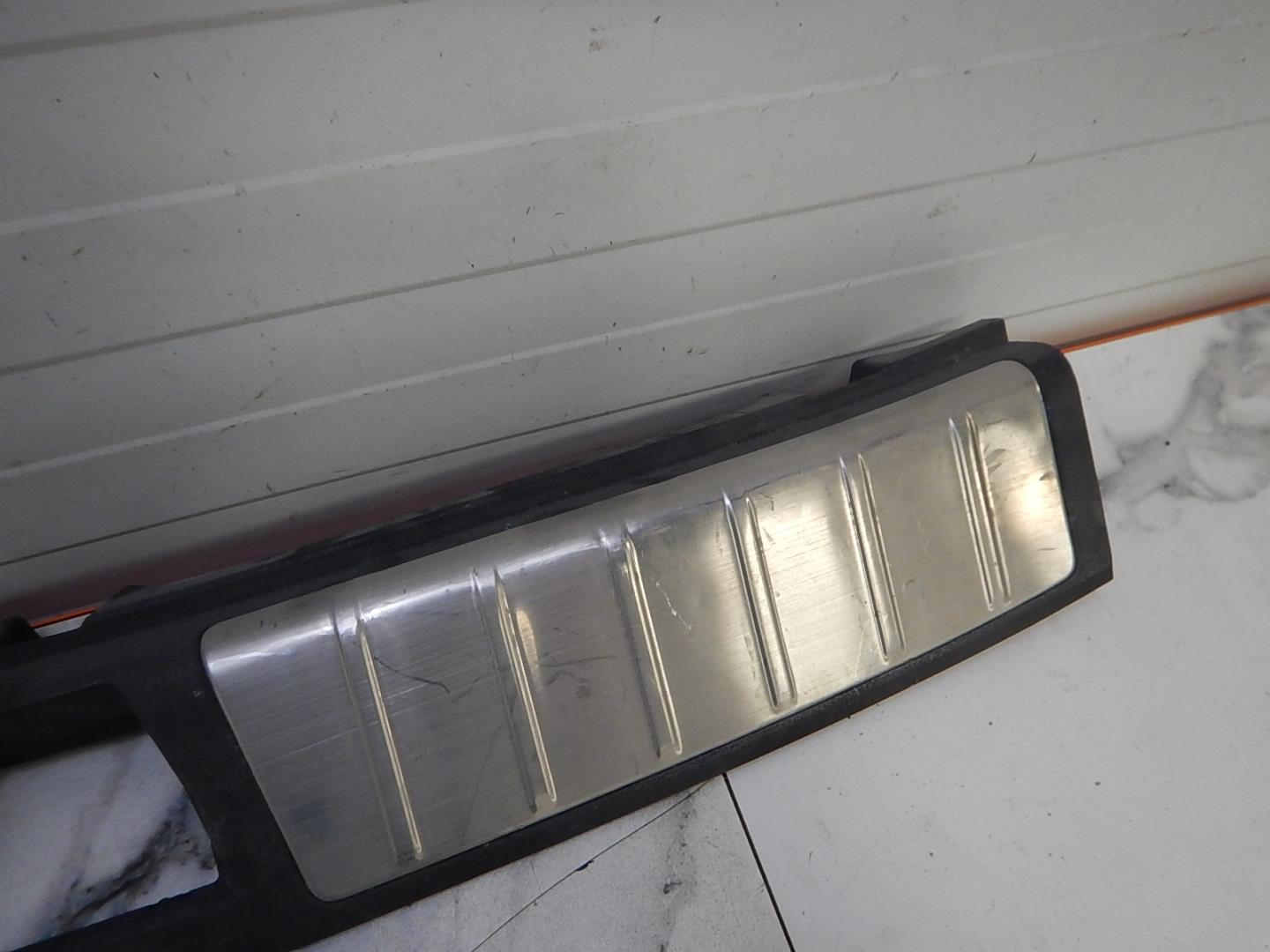 Обшивка багажника