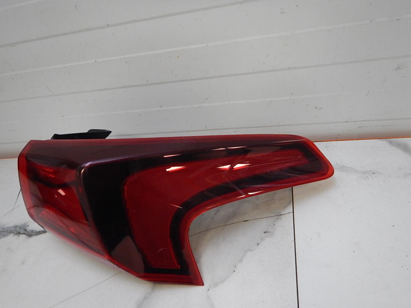 Фонарь задний правый