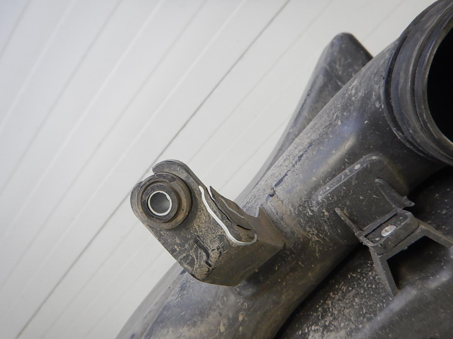 Резонатор воздушного фильтра