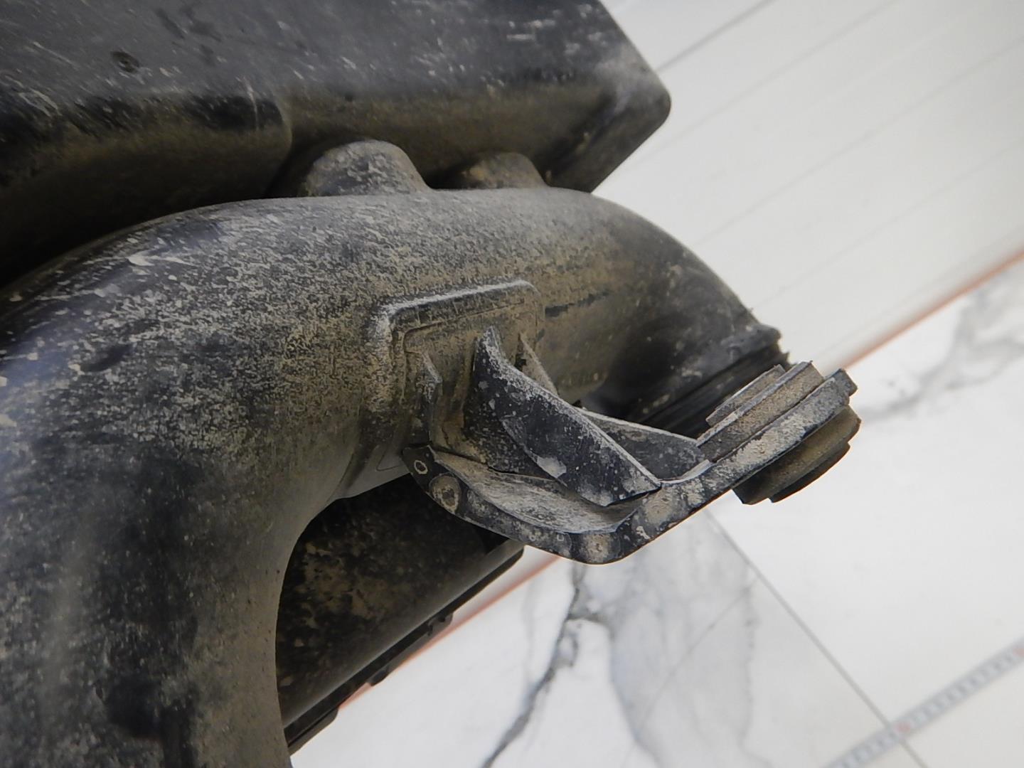 Резонатор воздушного фильтра