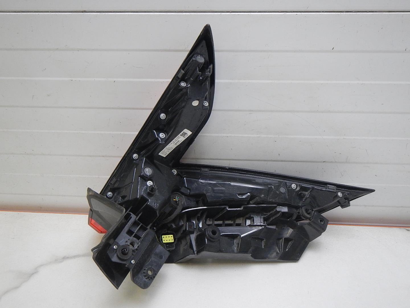 Фонарь задний левый