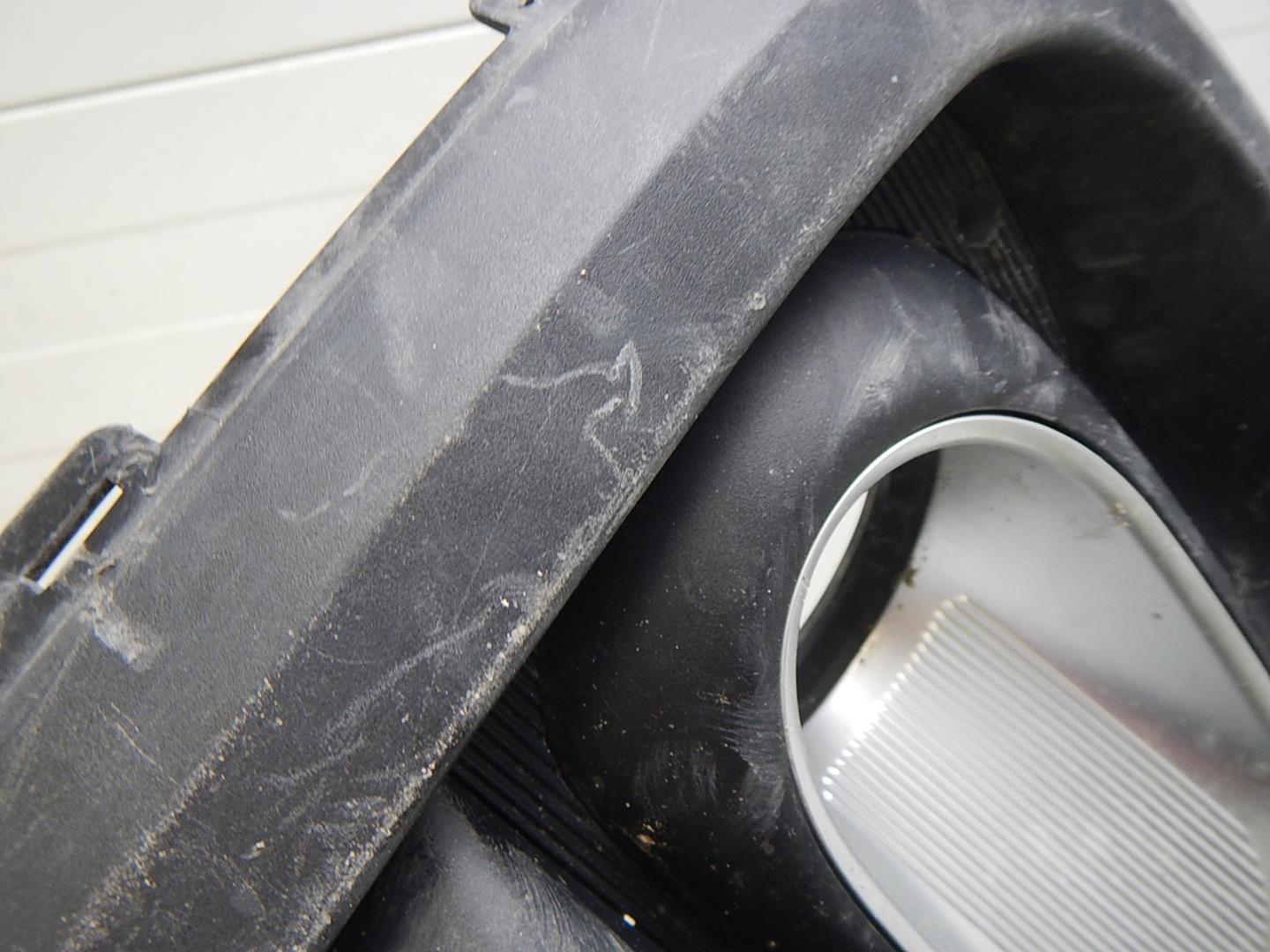 Решетка в бампер правая