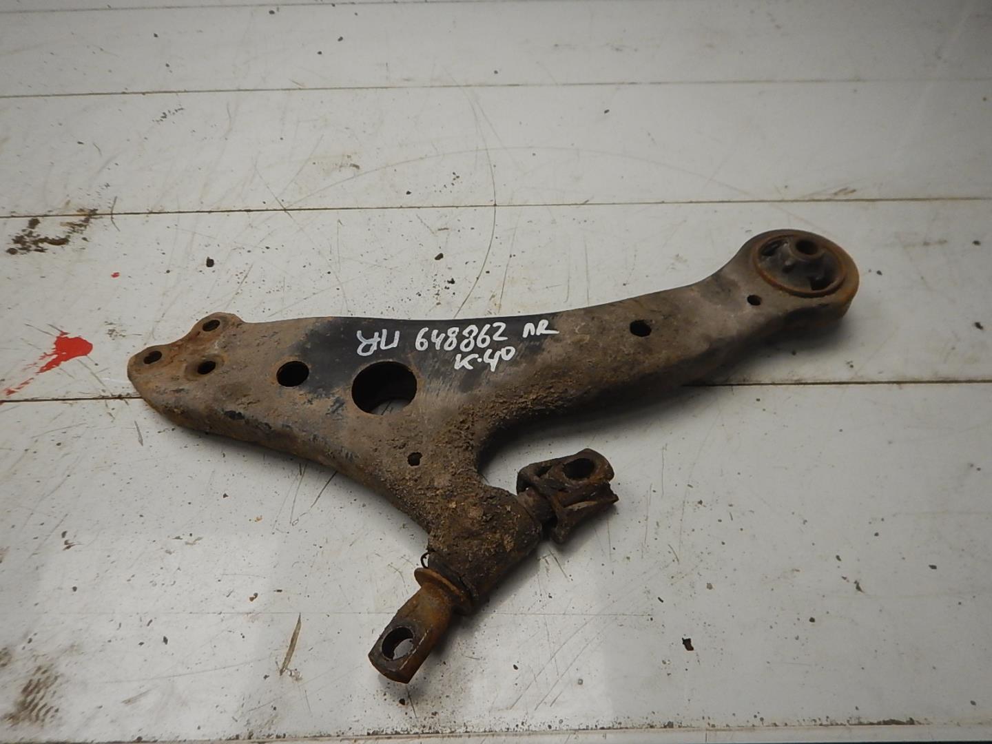 Рычаг передний правый