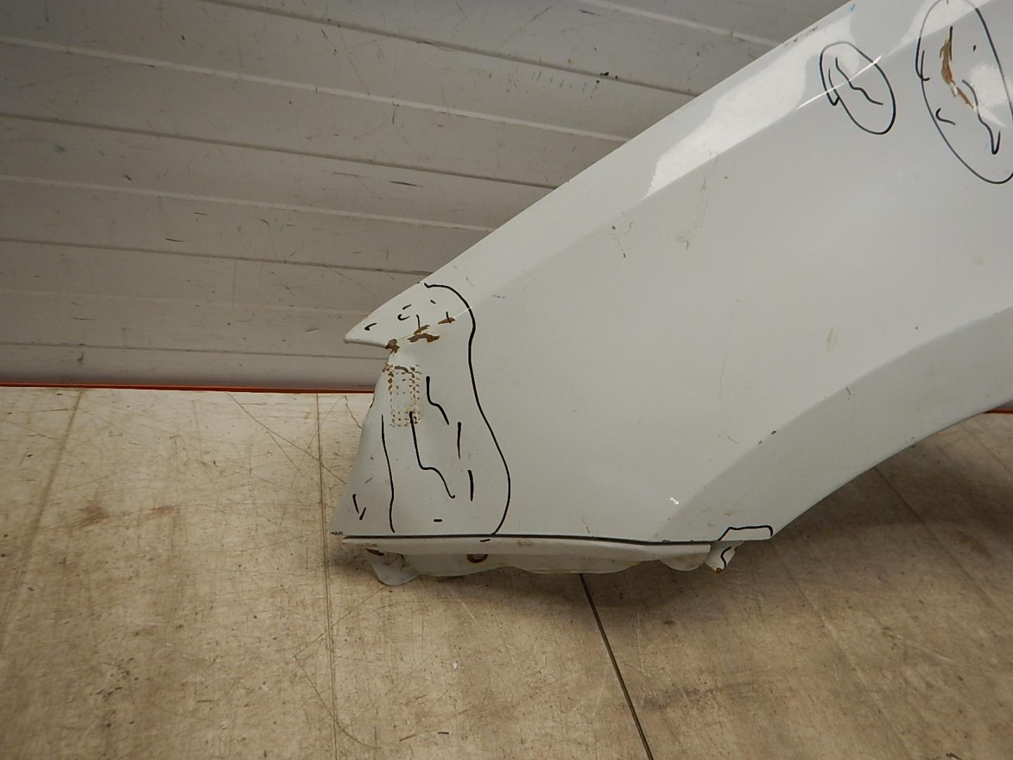 Крыло переднее левое