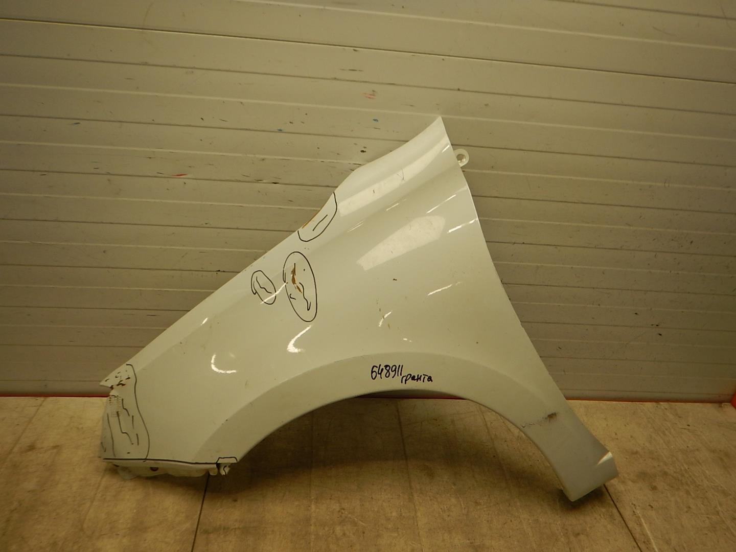 Крыло переднее левое