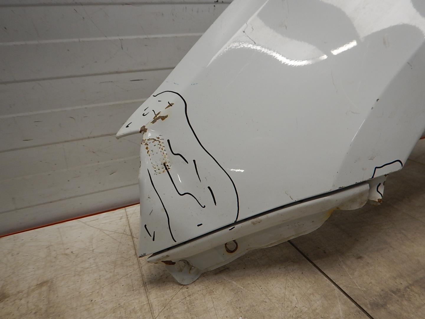 Крыло переднее левое