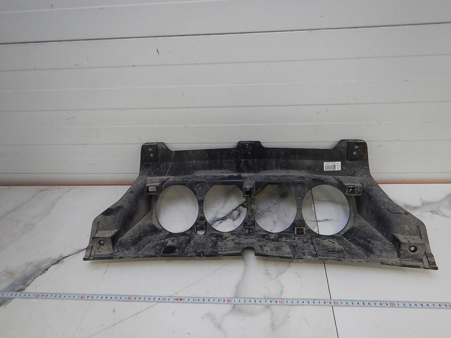 Кронштейн заднего бампера