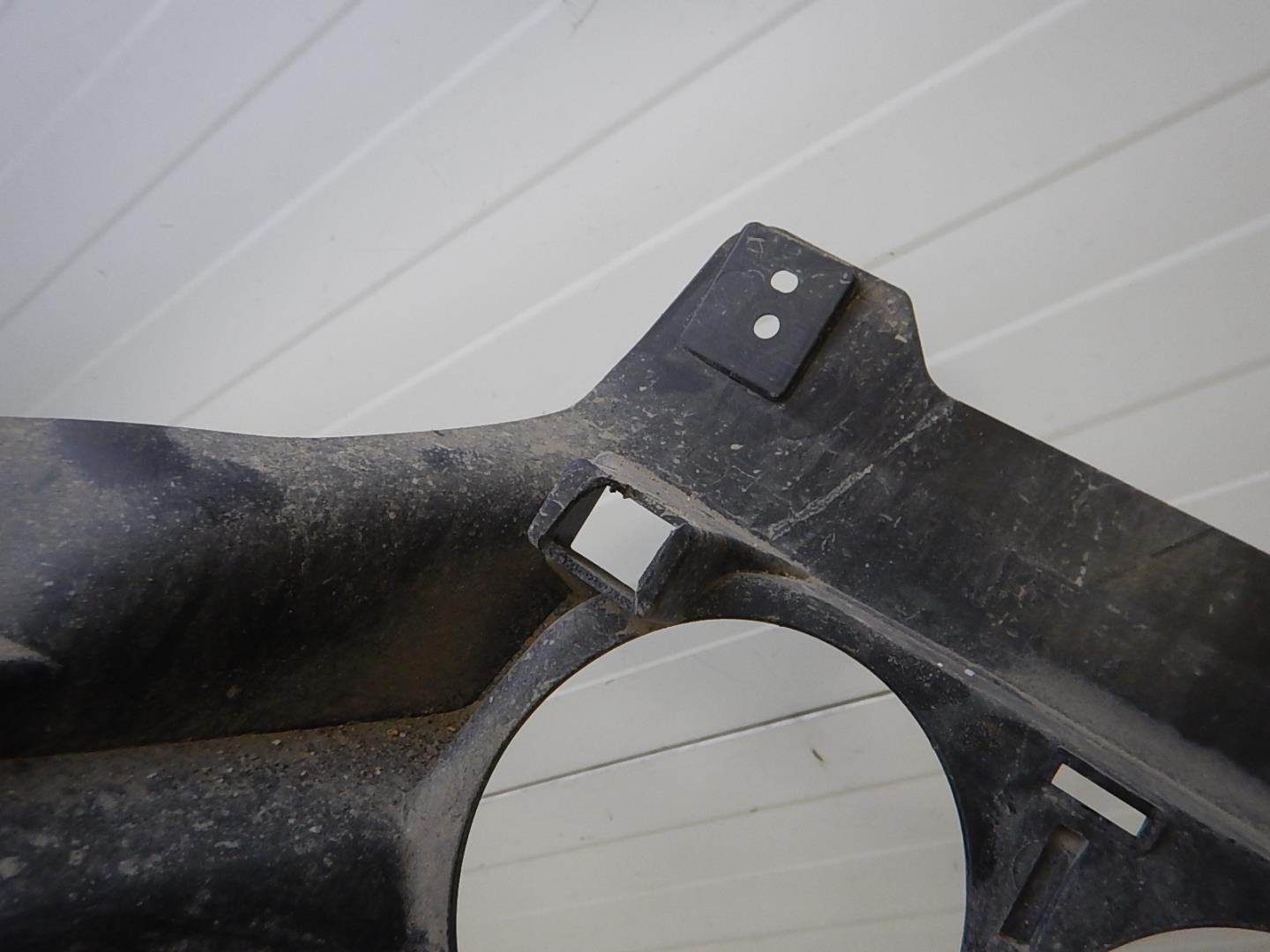 Кронштейн заднего бампера