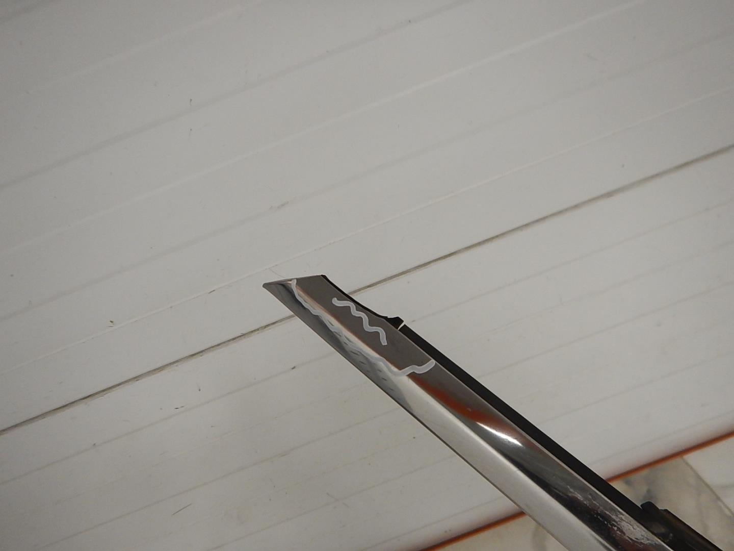 Накладка лобового стекла левая