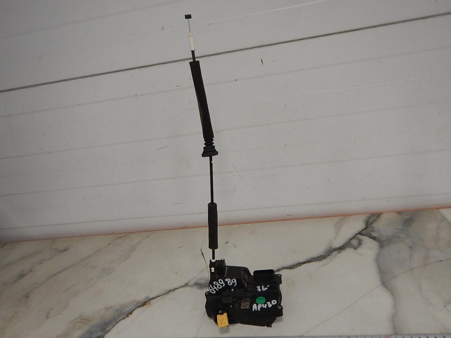 Замок двери задней левой