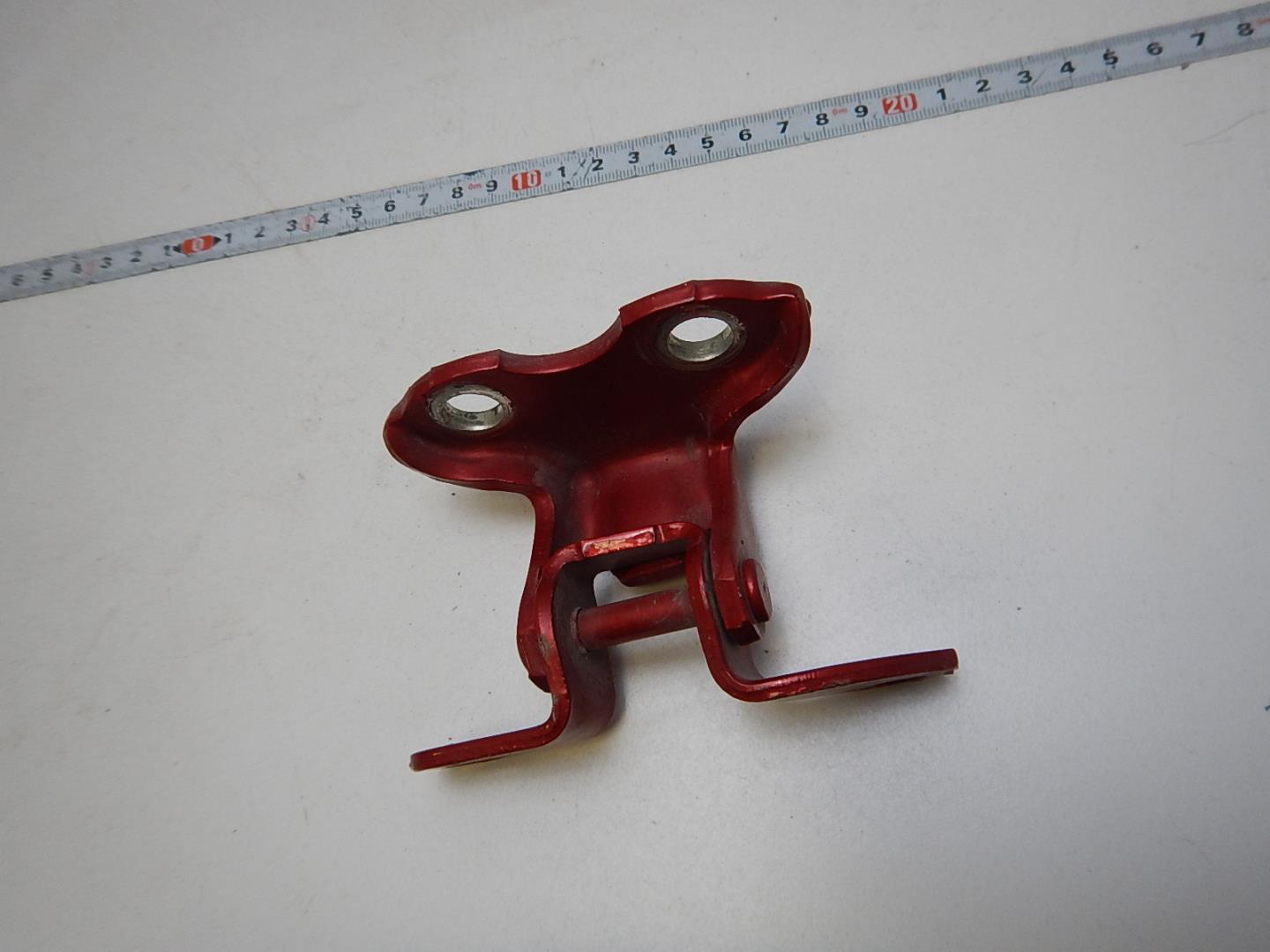 Петля двери задней левой верхняя