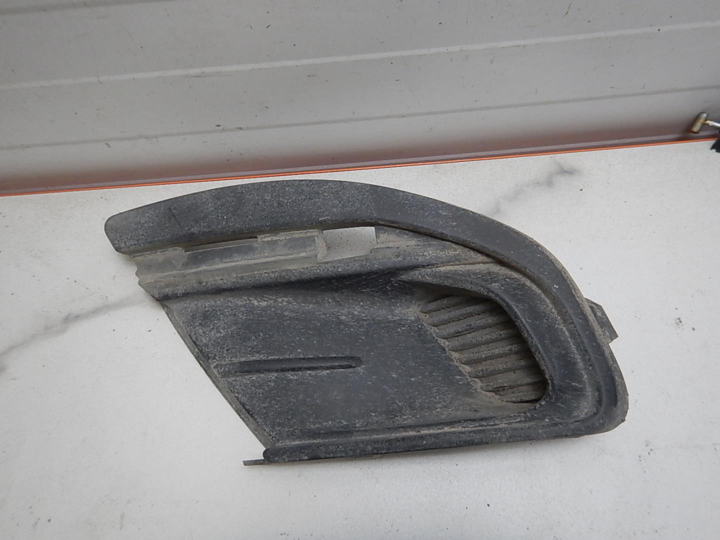 Решетка в бампер левая