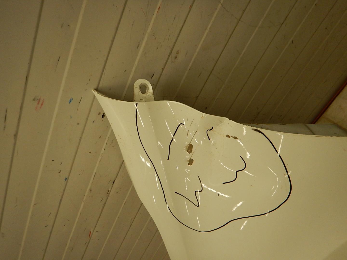 Крыло переднее левое