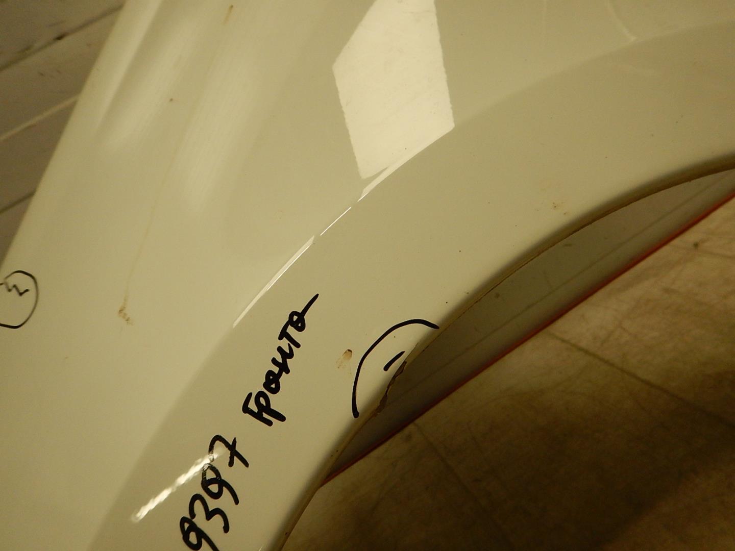 Крыло переднее левое