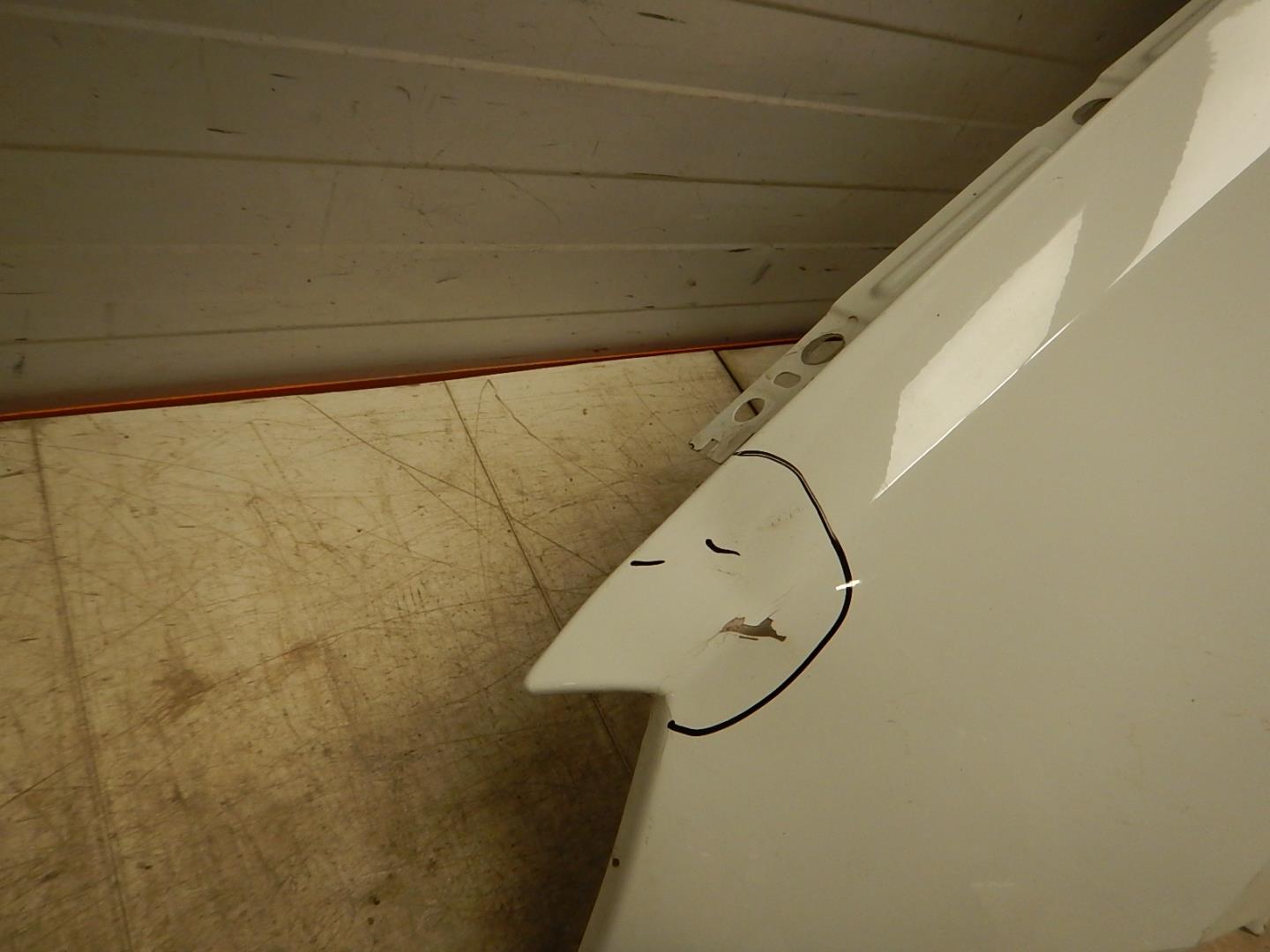 Крыло переднее левое