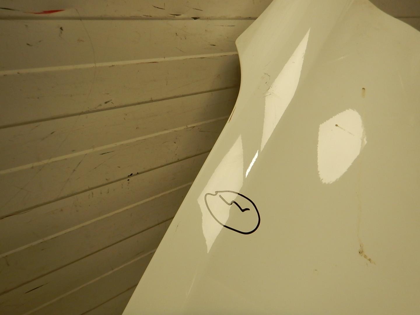 Крыло переднее левое