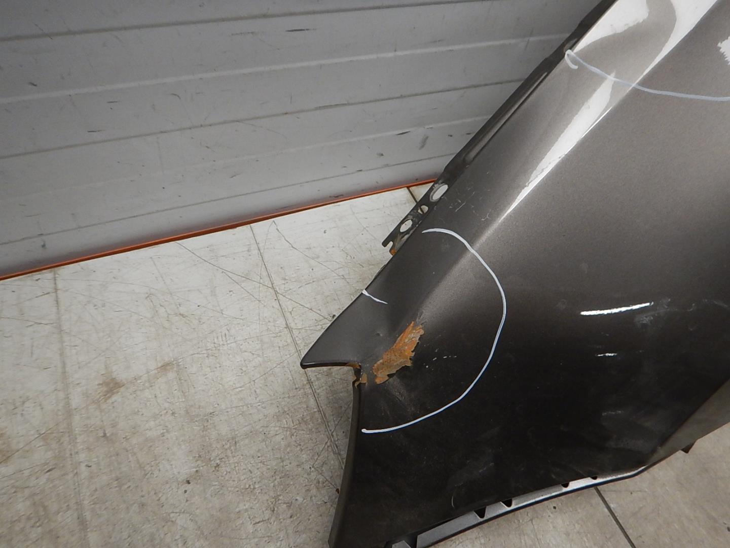 Крыло переднее левое