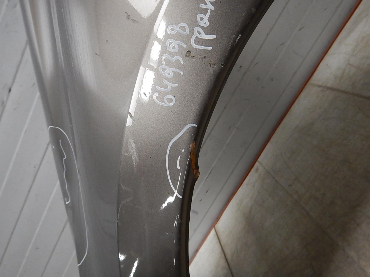 Крыло переднее левое