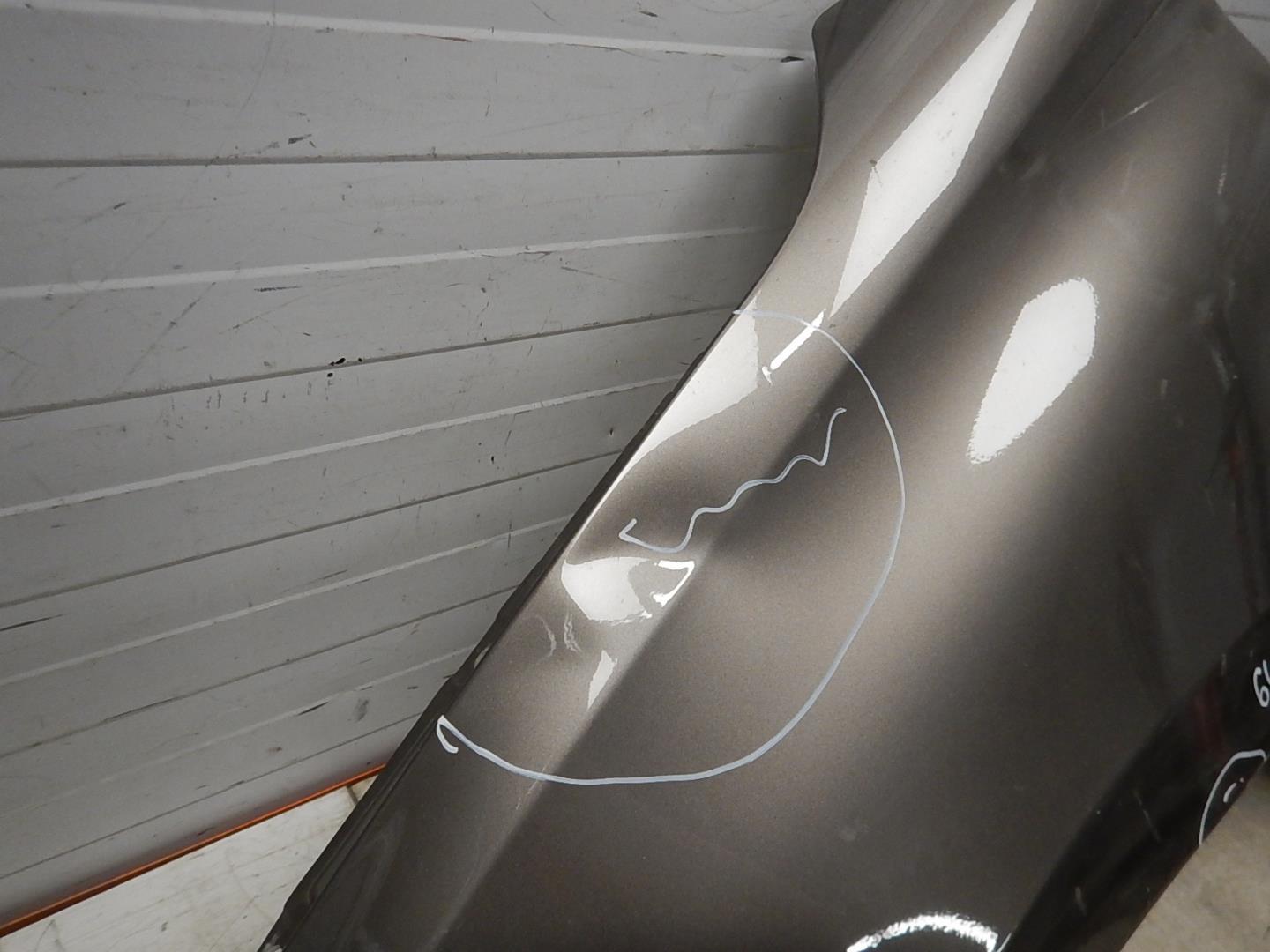 Крыло переднее левое