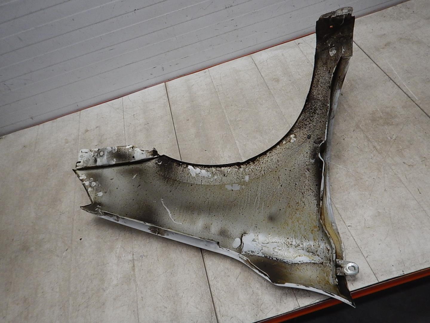 Крыло переднее левое