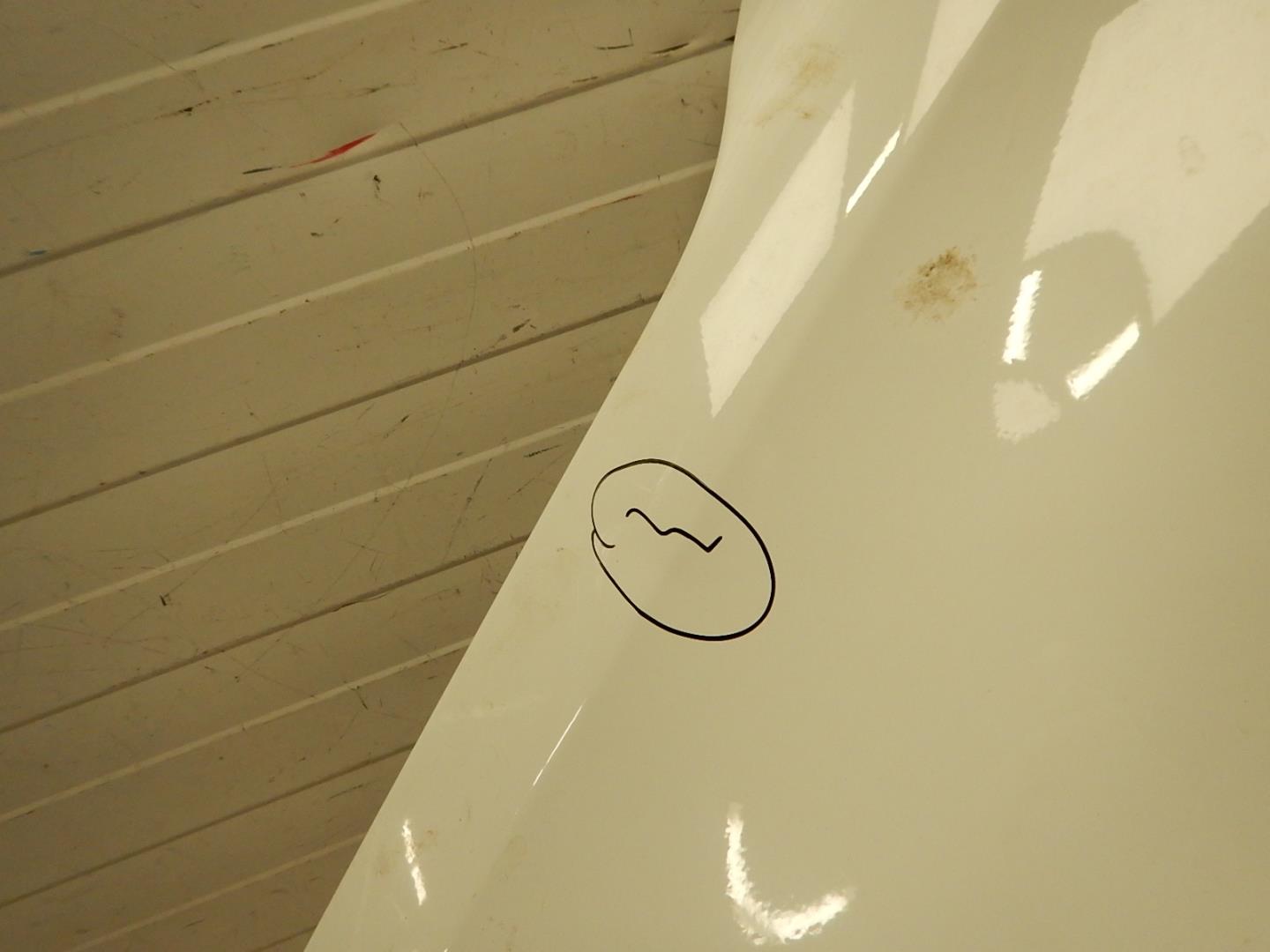 Крыло переднее левое