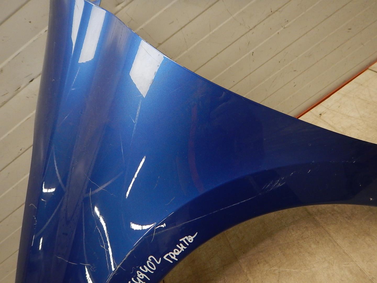 Крыло переднее левое