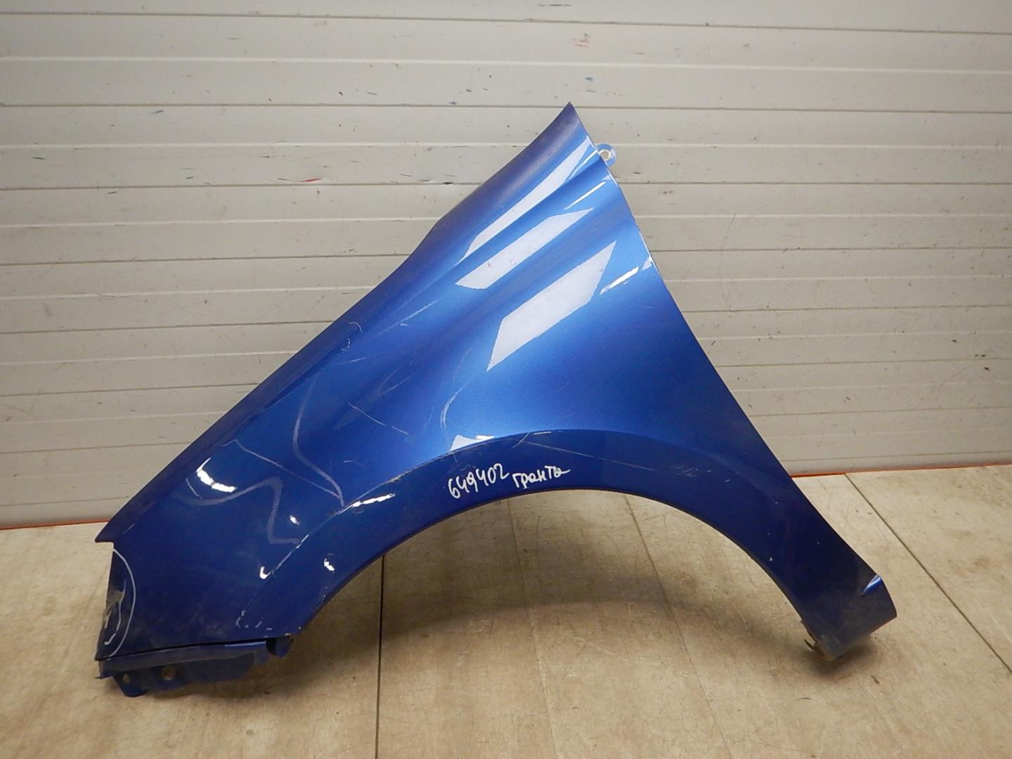 Крыло переднее левое