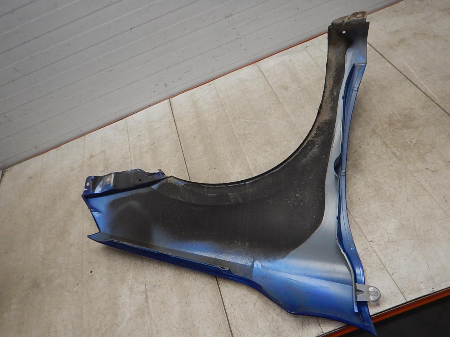 Крыло переднее левое