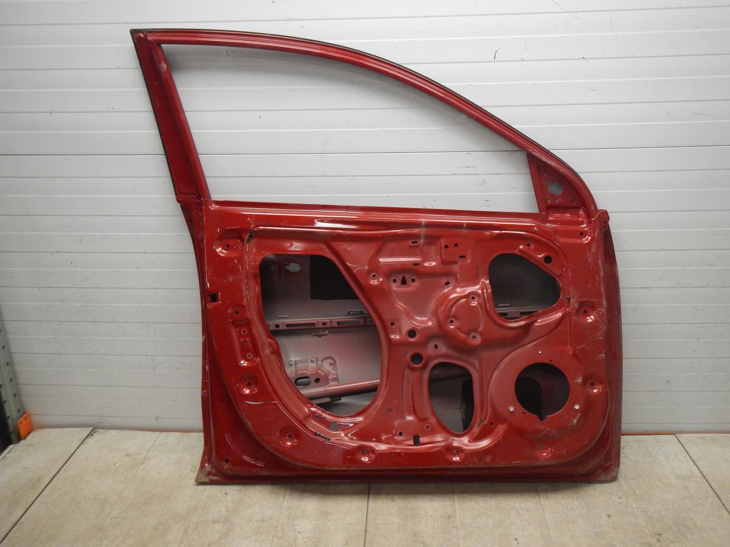 Дверь передняя левая