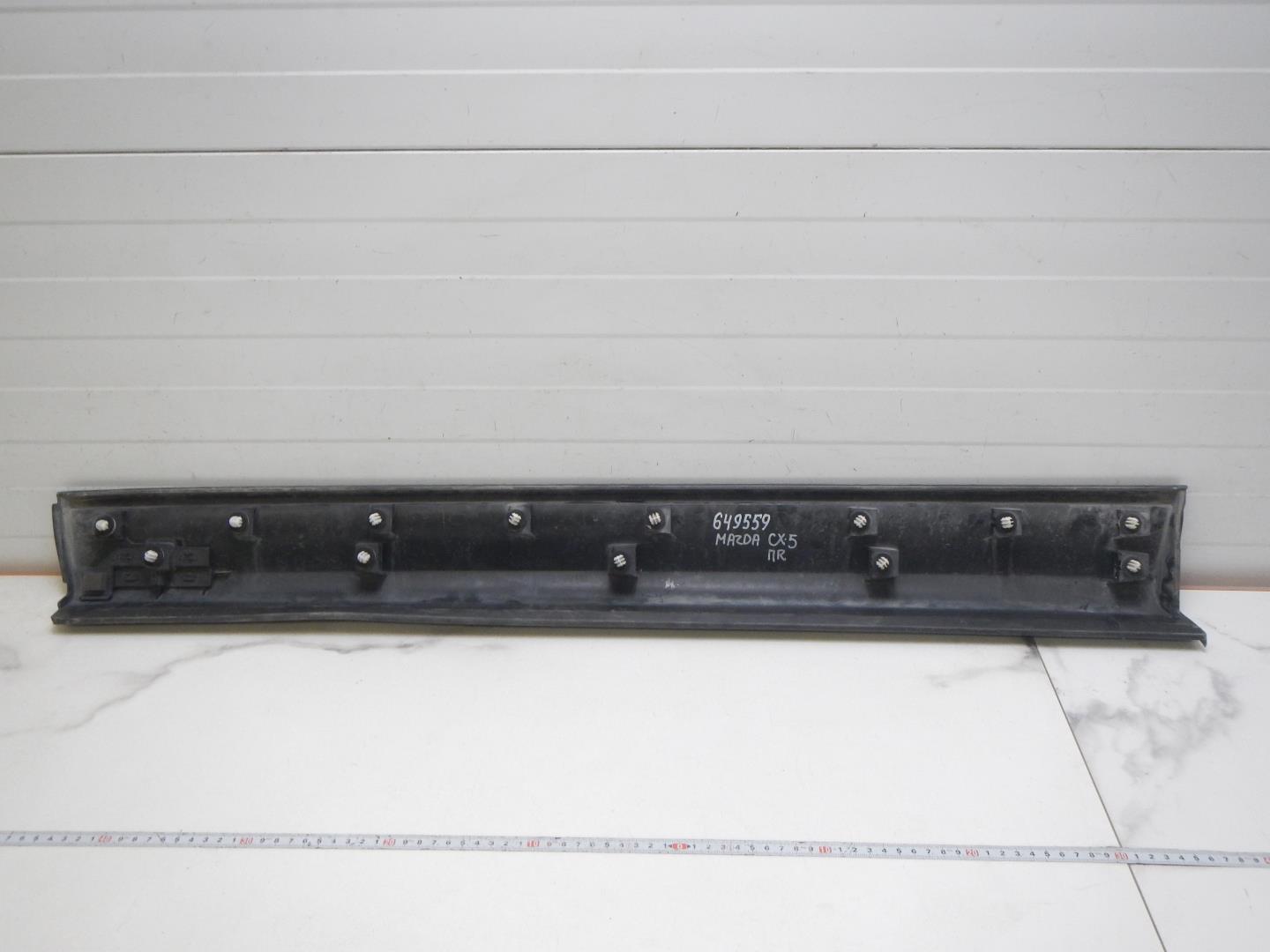 Молдинг передней правой двери