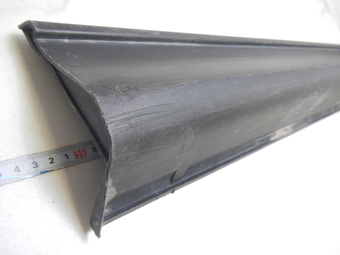 Молдинг передней правой двери