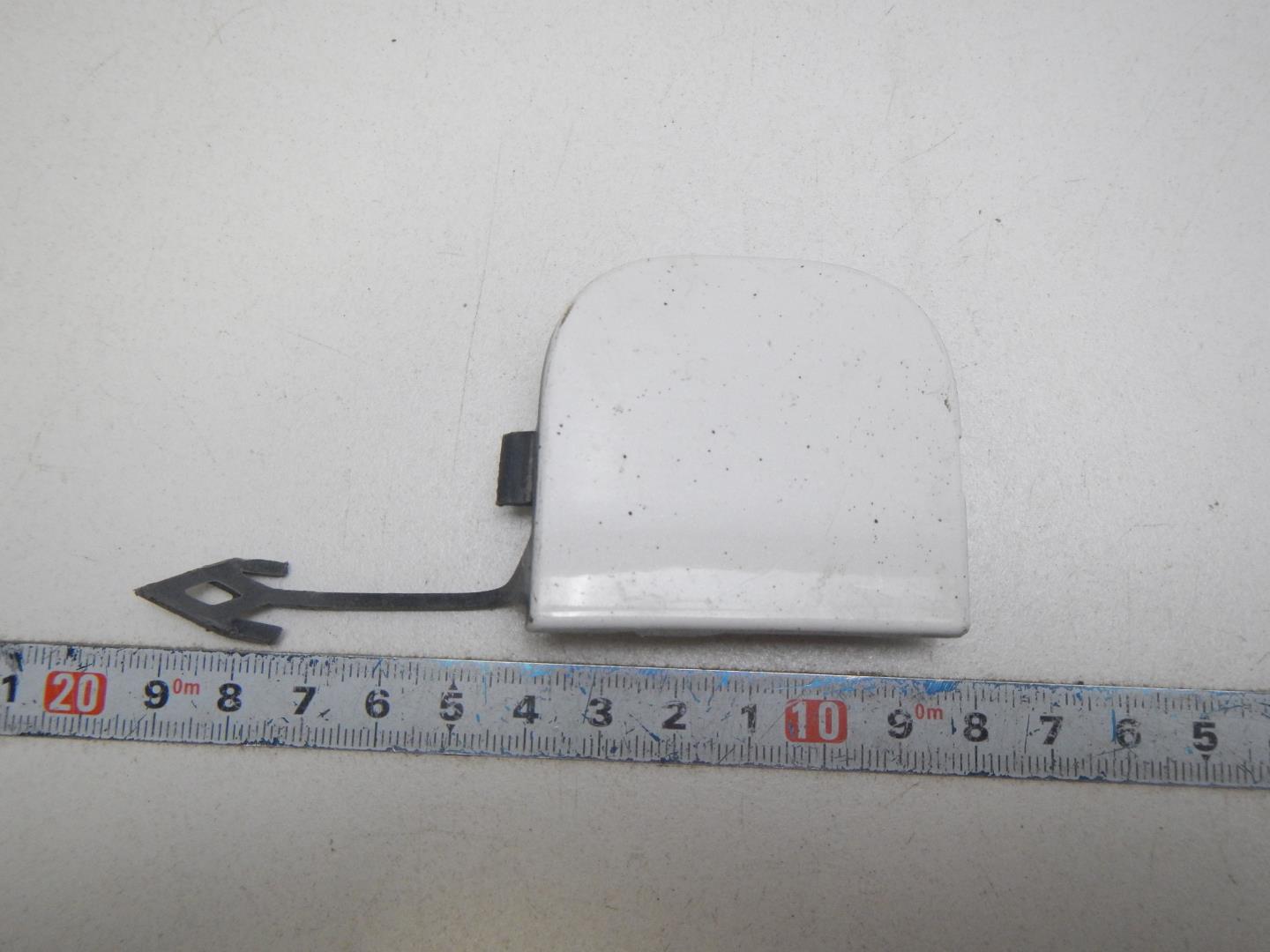 Заглушка буксировочного крюка