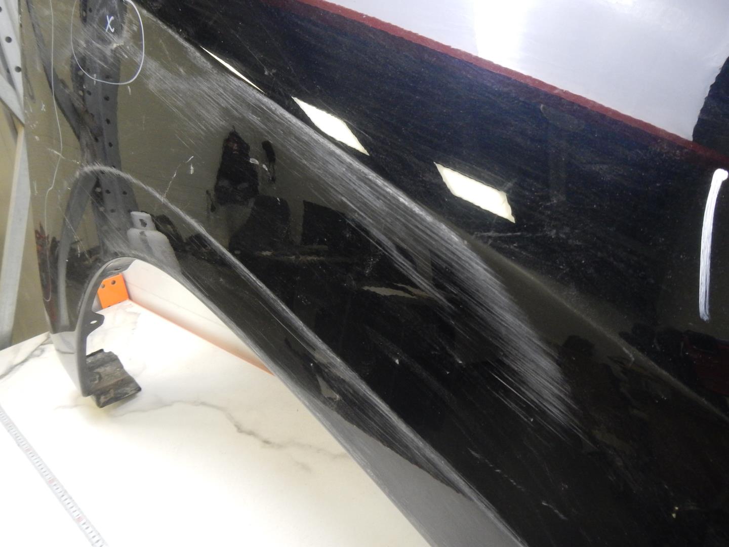 Крыло переднее правое