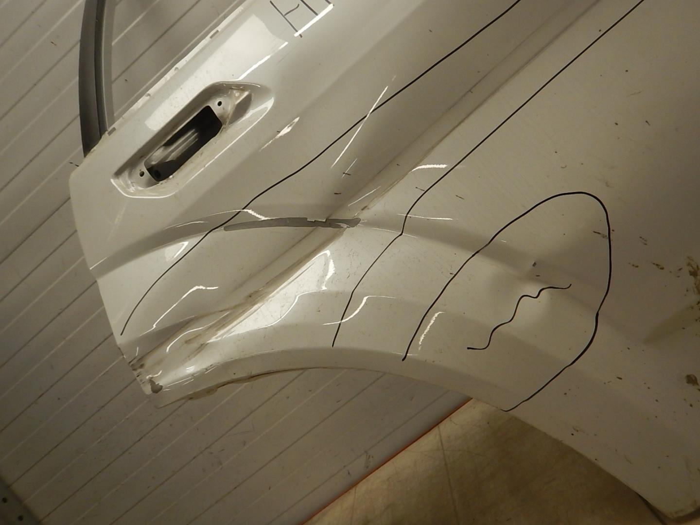 Дверь задняя правая