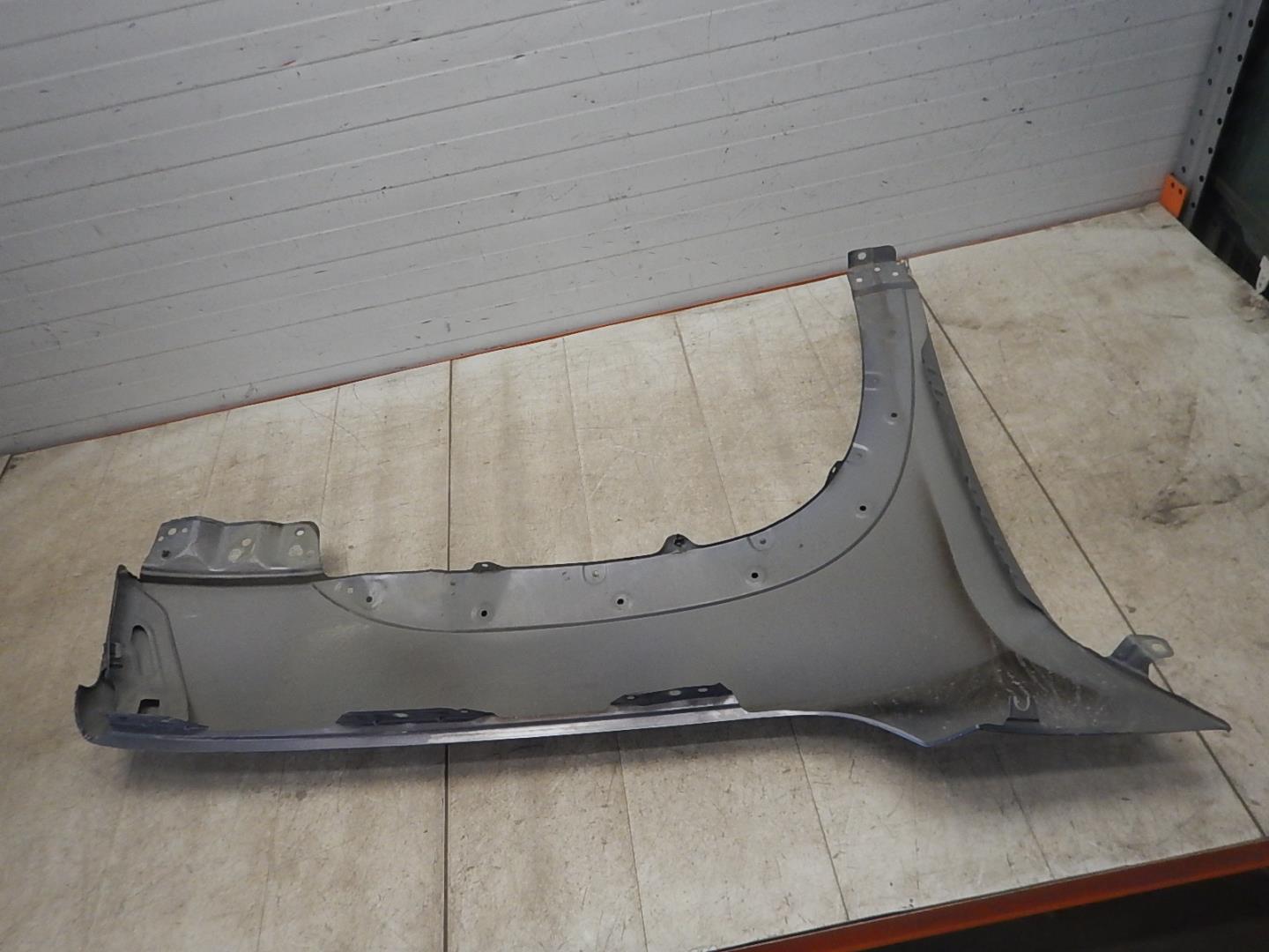 Крыло переднее левое