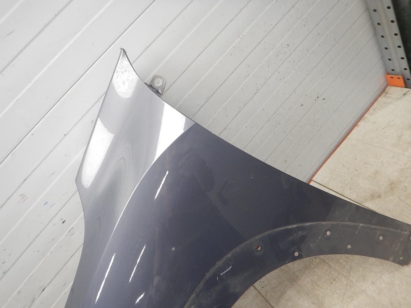 Крыло переднее левое