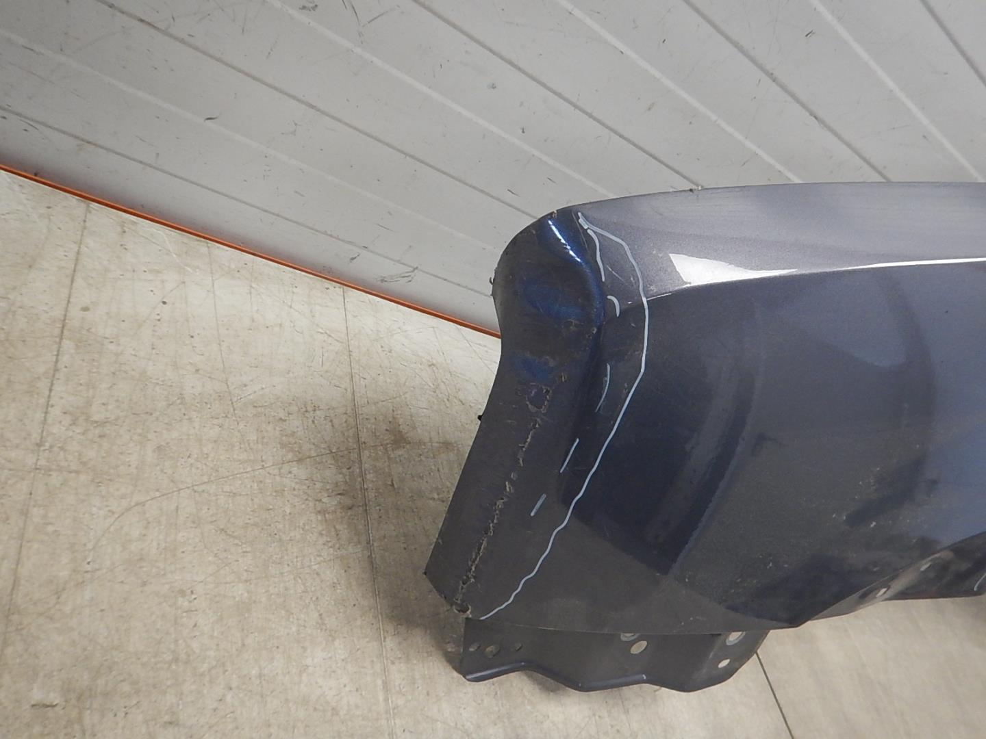 Крыло переднее левое