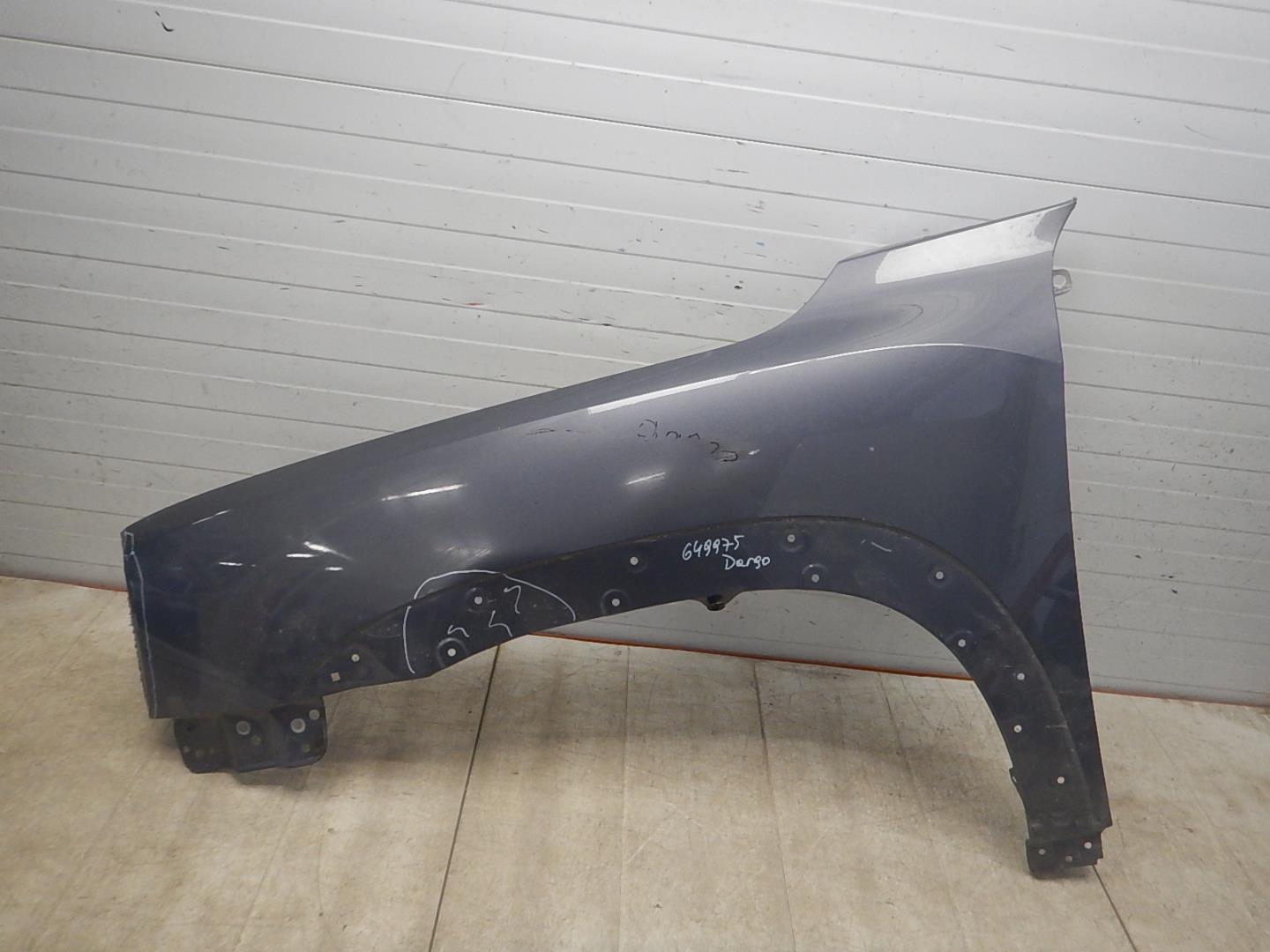 Крыло переднее левое