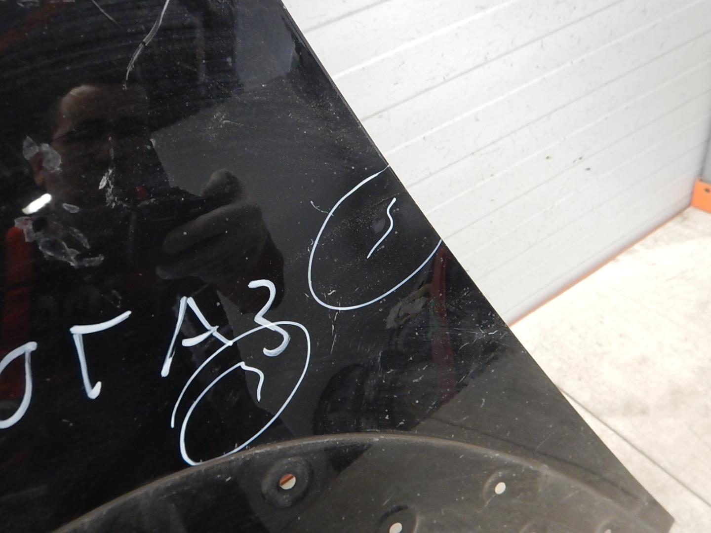 Крыло переднее левое