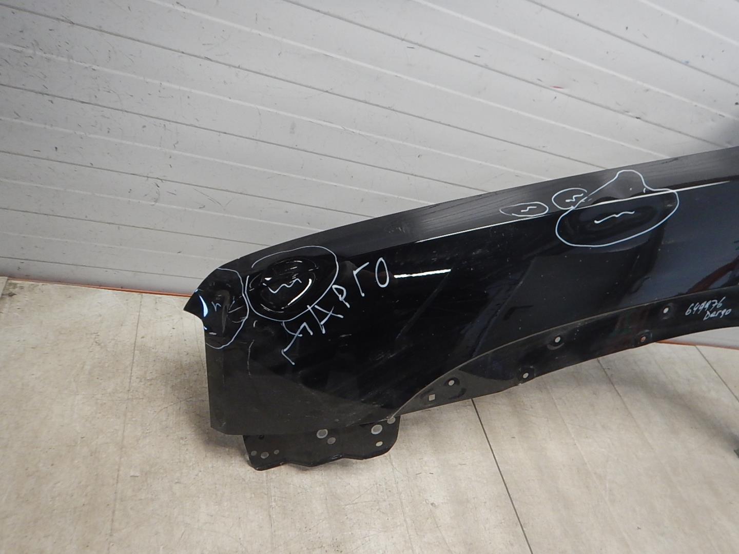 Крыло переднее левое