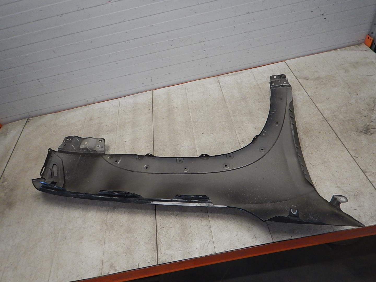 Крыло переднее левое