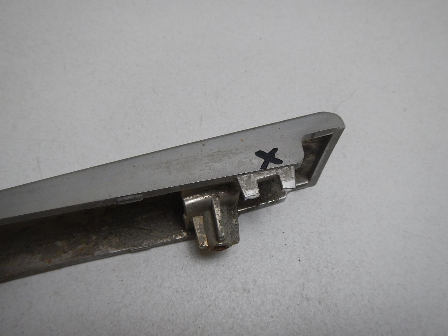 Молдинг переднего бампера правый